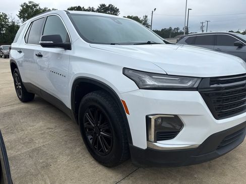 Used 2023 Chevrolet Traverse LT FWD image 29