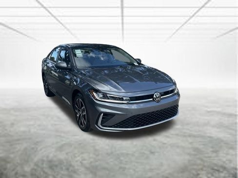 New 2026 Volkswagen Jetta SE FWD image 2