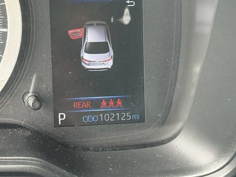 Used 2022 Toyota Corolla LE FWD image 12