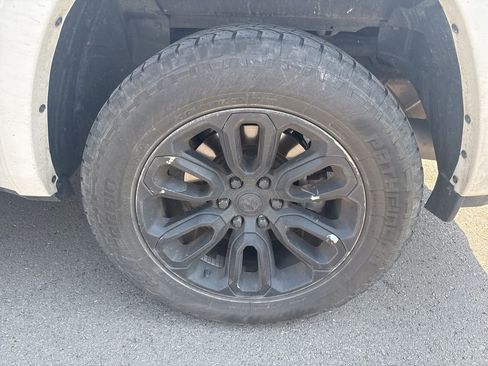 Used 2021 RAM 1500 Laramie w/ Sport Appearance Package image 10