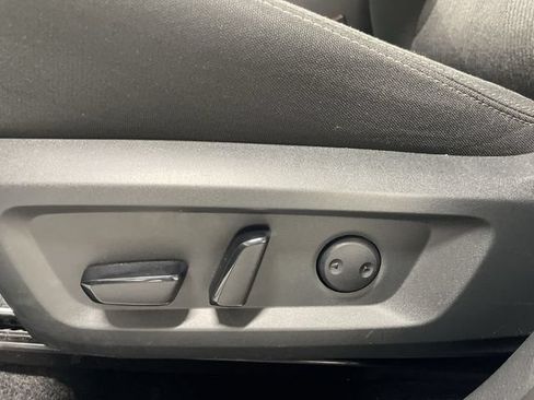 Used 2024 Nissan Rogue SV FWD image 12