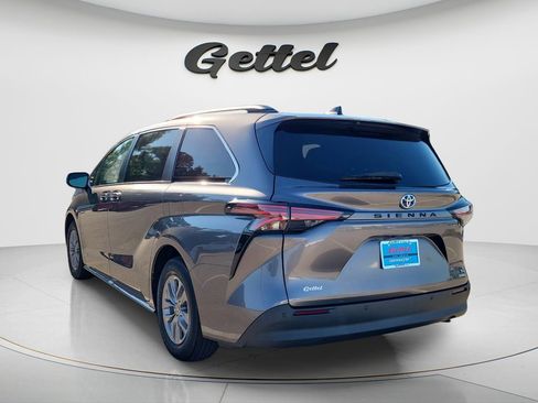Used 2021 Toyota Sienna XLE FWD image 7