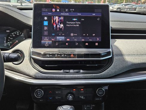 Used 2022 Jeep Compass Latitude image 8