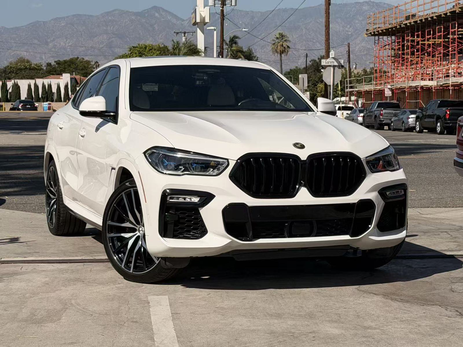 Used 2021 BMW X6 xDrive40i w/ Executive Package AWD/4WD image 4