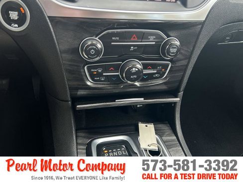 Used 2021 Chrysler 300 Touring w/ Sport Appearance Package RWD image 17