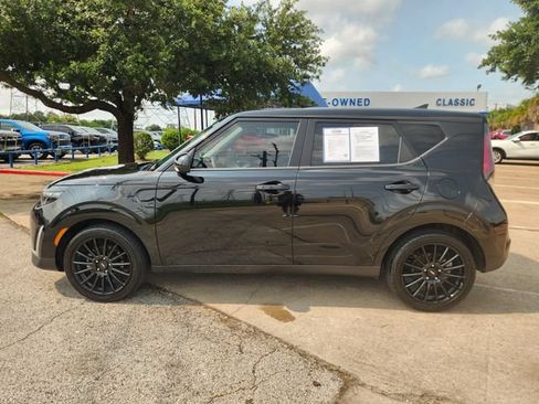 Used 2024 Kia Soul LX w/ Option Group 015 FWD image 4