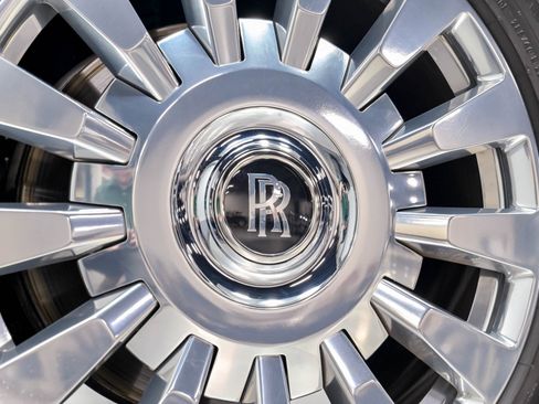 Used 2022 Rolls-Royce Phantom Sedan w/ The Phantom Package RWD image 24