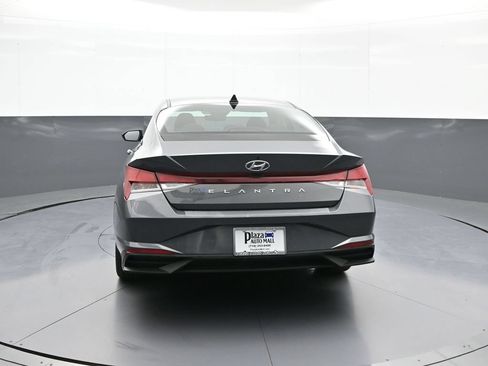 Certified 2023 Hyundai Elantra SEL FWD image 7