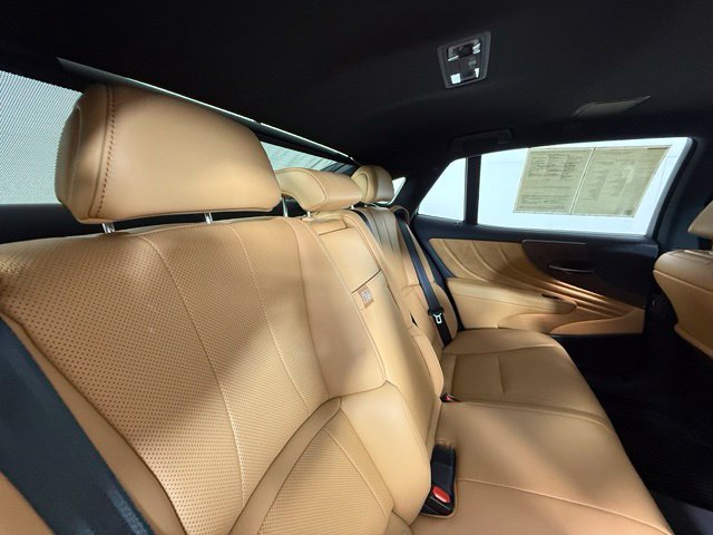 Used 2021 Lexus LS 500 RWD image 31