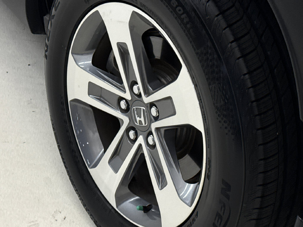 Certified 2025 Honda Pilot EX-L image 10
