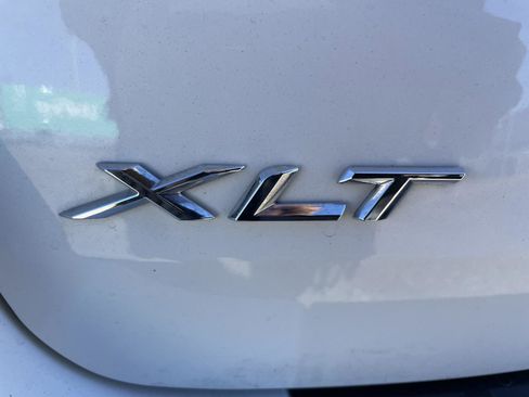 Used 2022 Ford Explorer XLT image 50