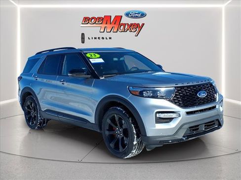 Used 2023 Ford Explorer ST w/ Equipment Group 401A image 3