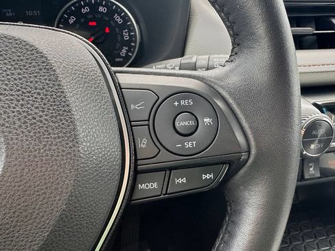 Used 2022 Toyota RAV4 XLE w/ XLE Grade Weather Package AWD/4WD image 30