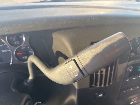 Used 2023 Chevrolet Express 2500 w/ Driver Convenience Package image 14