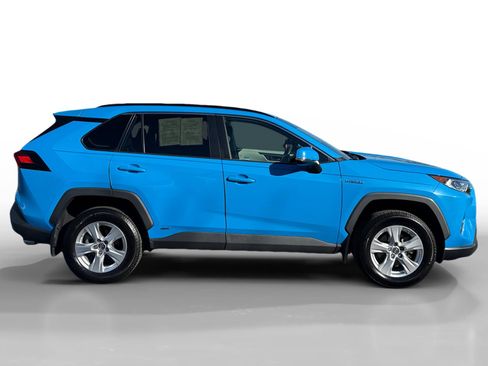 Used 2019 Toyota RAV4 XLE w/ Convenience Package image 6