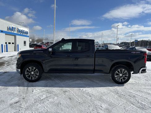 Used 2023 Chevrolet Silverado 1500 LT image 2