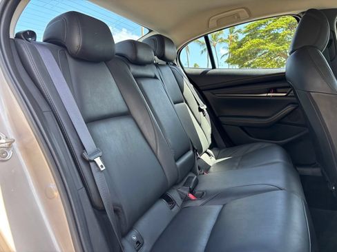 Used 2024 MAZDA MAZDA3 s FWD image 11