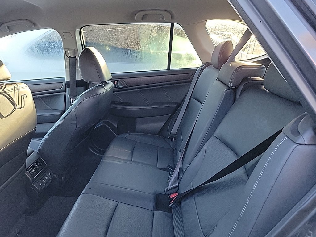 Used 2019 Subaru Outback 2.5i Limited AWD/4WD image 12