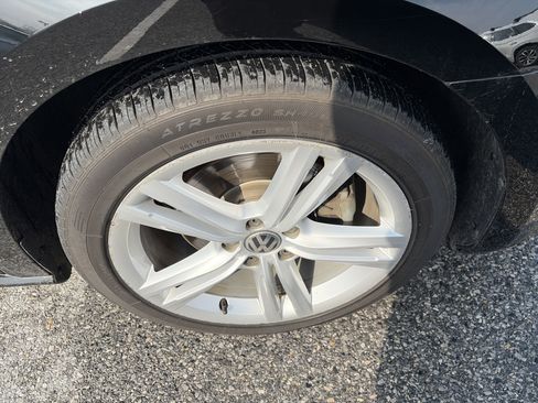 Used 2014 Volkswagen Passat 1.8T SEL Premium image 24