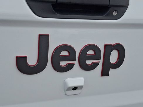 Used 2021 Jeep Gladiator Rubicon AWD/4WD image 32