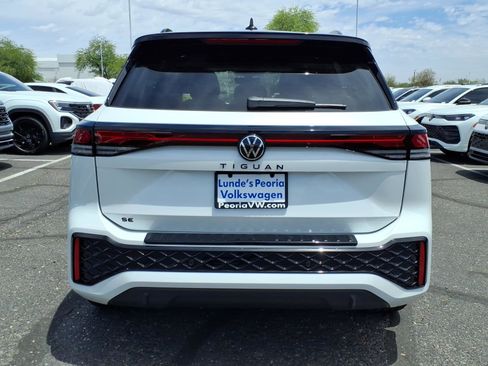 New 2026 Volkswagen Tiguan SE R-Line FWD image 5
