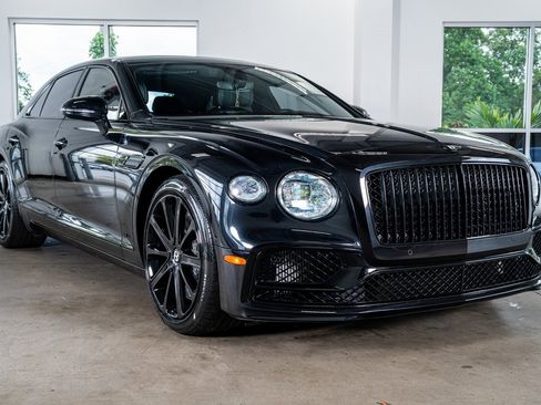 Used 2020 Bentley Flying Spur W12 image 4