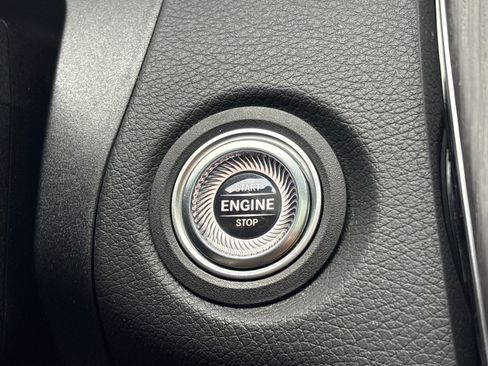 Used 2021 Mercedes-Benz C 300 4MATIC Sedan image 23