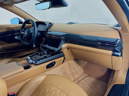 Used 2026 Aston Martin Vanquish Convertible RWD image 23