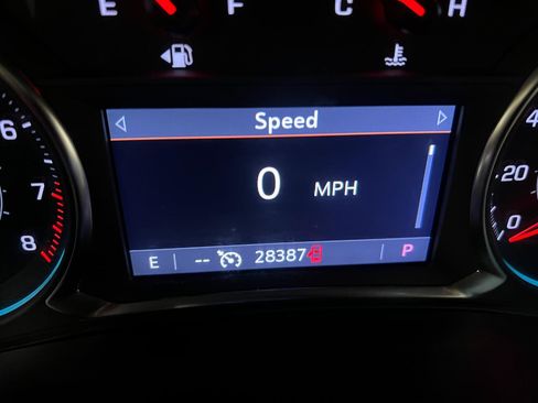 Used 2023 Chevrolet Traverse LT FWD image 42