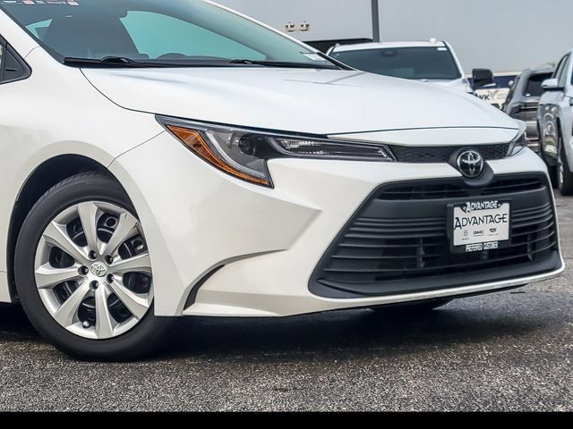 Used 2024 Toyota Corolla LE FWD image 3