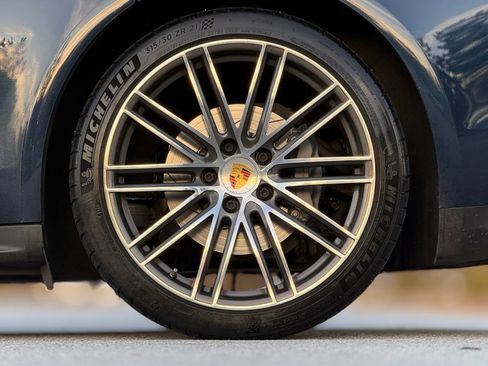 Used 2018 Porsche Panamera 4S image 18