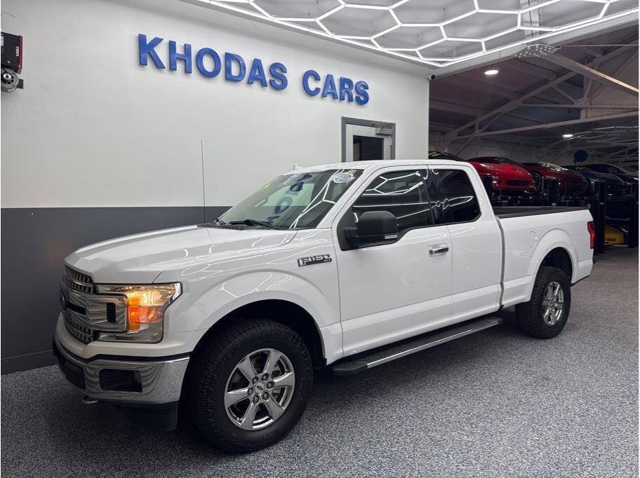Used 2018 Ford F150 XLT w/ Equipment Group 302A Luxury AWD/4WD image 3