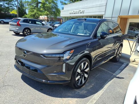Used 2025 Volvo EX90 Ultra AWD/4WD image 10