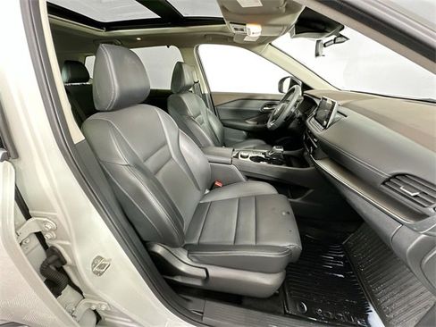 Used 2023 Nissan Rogue SV w/ SV Premium B Package image 29