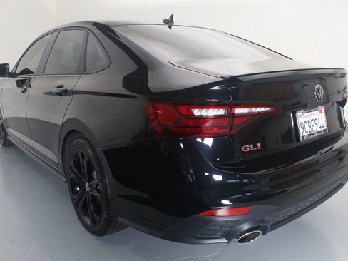 Used 2022 Volkswagen Jetta GLI Autobahn image 10