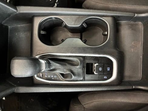 Used 2019 Hyundai Santa Fe SE FWD image 20