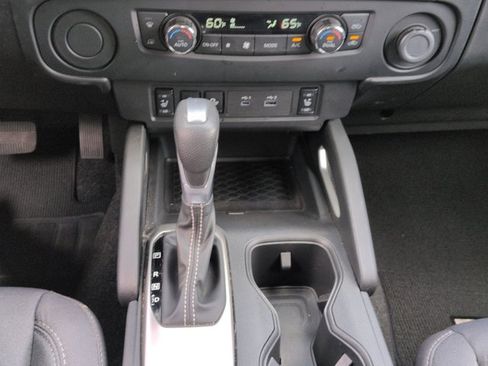 Certified 2025 Nissan Frontier SV w/ SV Convenience Package RWD image 25