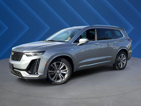 Used 2025 Cadillac XT6 Premium Luxury FWD image 6