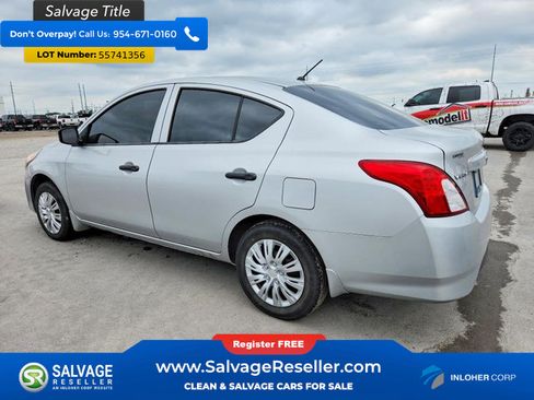 Used 2018 Nissan Versa S FWD image 3