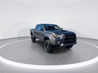 Used 2018 Toyota Tacoma TRD Sport video 2