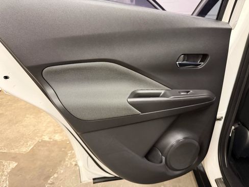 Used 2018 Nissan Kicks SV FWD image 24