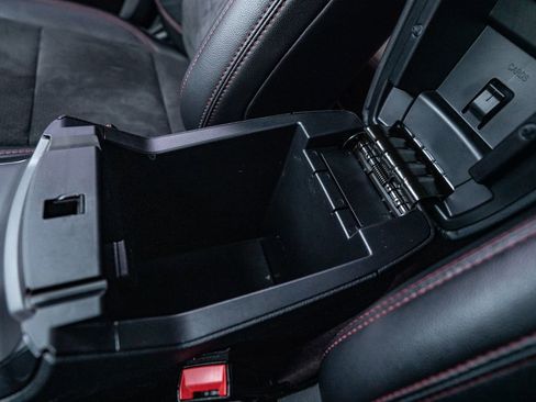 Used 2019 Ford Explorer XLT w/ XLT Sport Appearance Package image 31