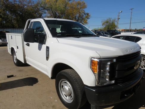 Used 2017 Ford F250 XL image 3