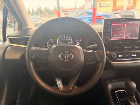 Used 2020 Toyota Corolla LE image 12