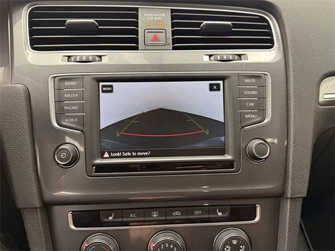 Used 2017 Volkswagen Golf Alltrack SE image 19