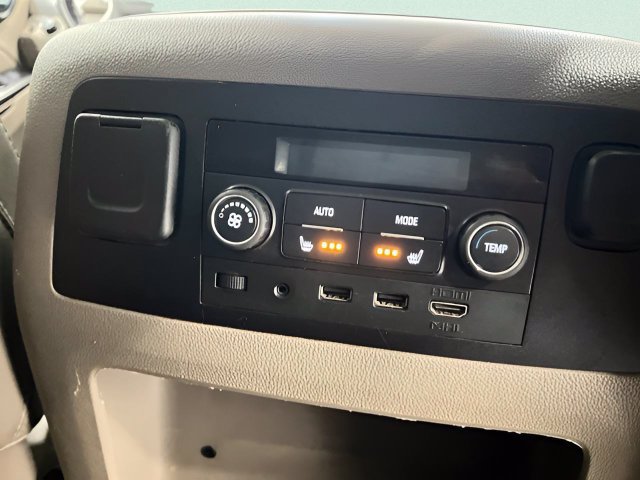 Used 2019 GMC Yukon XL SLT w/ Open Road Package AWD/4WD image 31