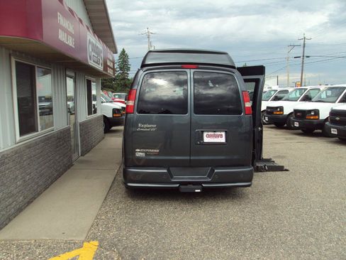 Used 2014 Chevrolet Express 1500 AWD image 7
