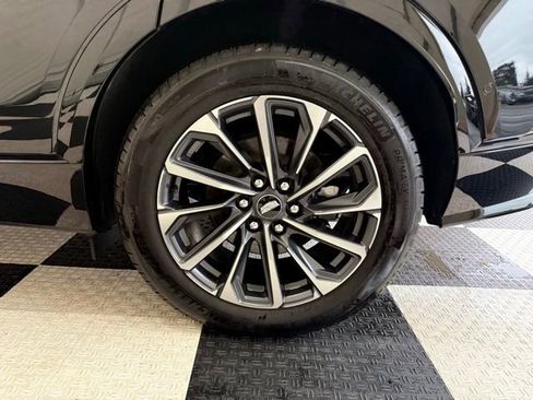 Used 2025 Cadillac Lyriq Sport image 11