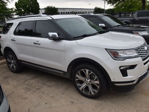Used 2019 Ford Explorer Platinum AWD/4WD image 5