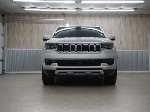 Used 2022 Jeep Wagoneer Series II w/ Premium Group I image 2